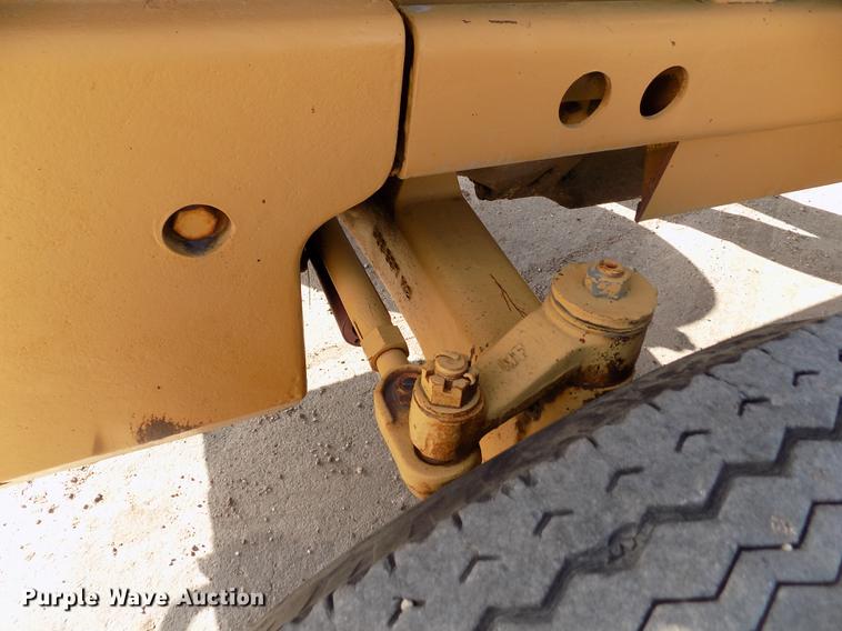 image for item DB9068 Massey-Ferguson MF2500 forklift