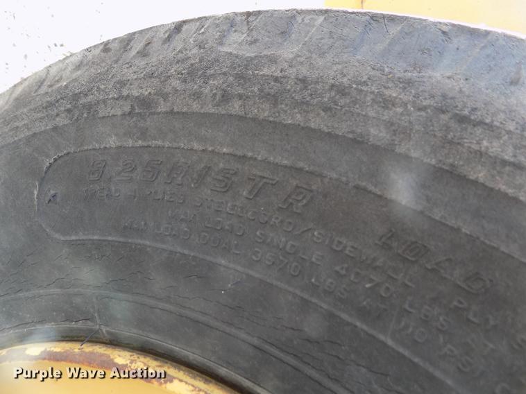 image for item DB9068 Massey-Ferguson MF2500 forklift