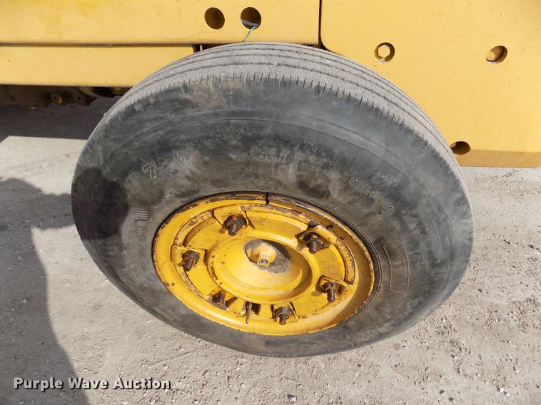 image for item DB9068 Massey-Ferguson MF2500 forklift