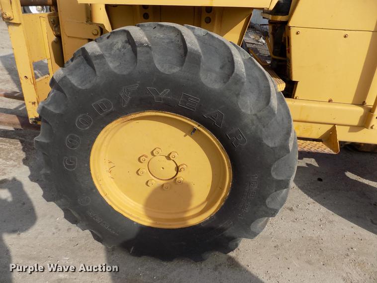 image for item DB9068 Massey-Ferguson MF2500 forklift