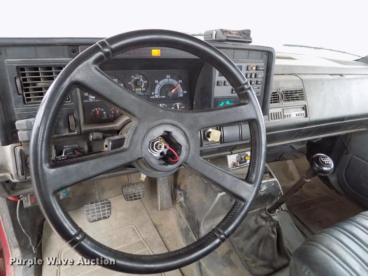 image for item DB9069 1991 GMC TopKick SL rollback truck