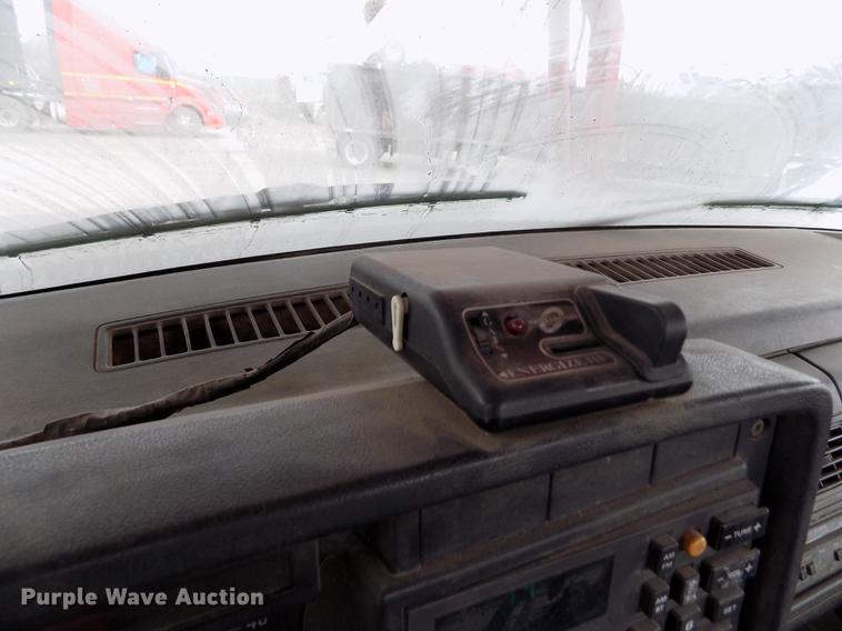 image for item DB9069 1991 GMC TopKick SL rollback truck