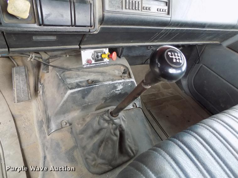 image for item DB9069 1991 GMC TopKick SL rollback truck