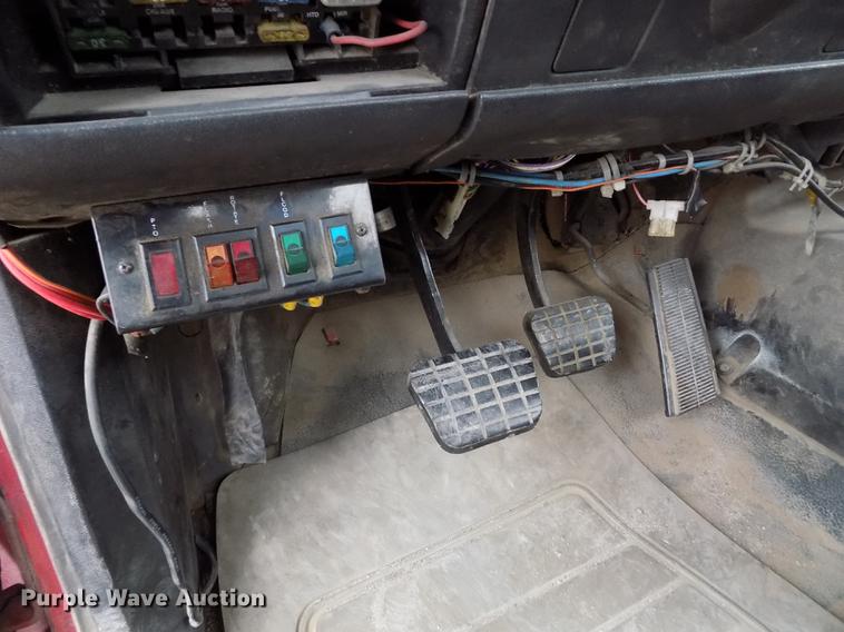 image for item DB9069 1991 GMC TopKick SL rollback truck