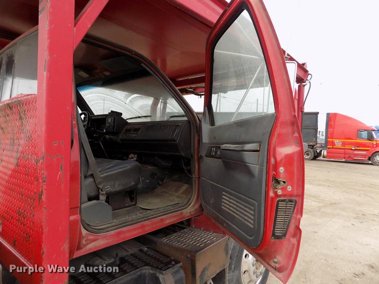 image for item DB9069 1991 GMC TopKick SL rollback truck