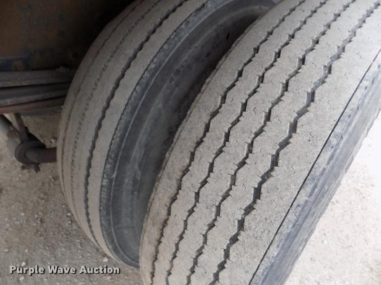 image for item DB9069 1991 GMC TopKick SL rollback truck