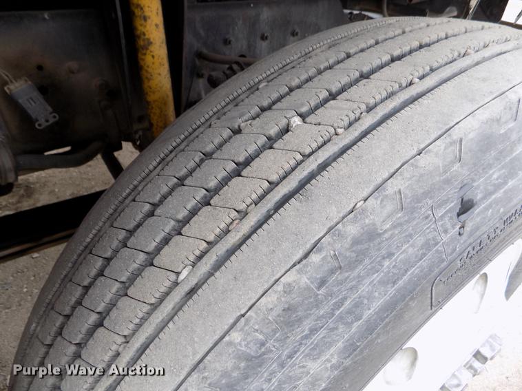 image for item DB9069 1991 GMC TopKick SL rollback truck