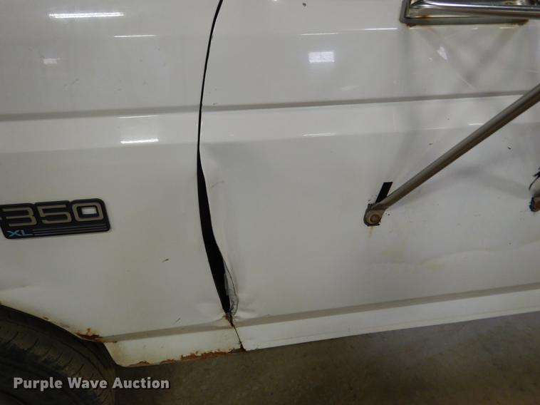 image for item DB9343 1997 Ford F350 XL dump flatbed pickup truck