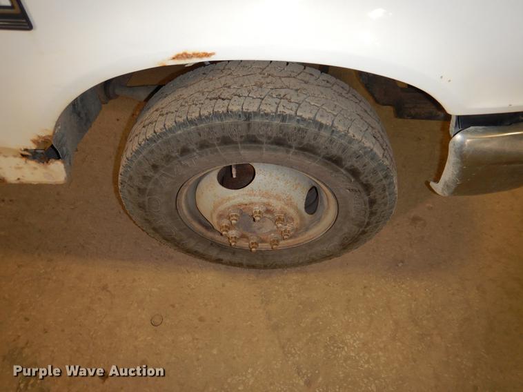 image for item DB9343 1997 Ford F350 XL dump flatbed pickup truck