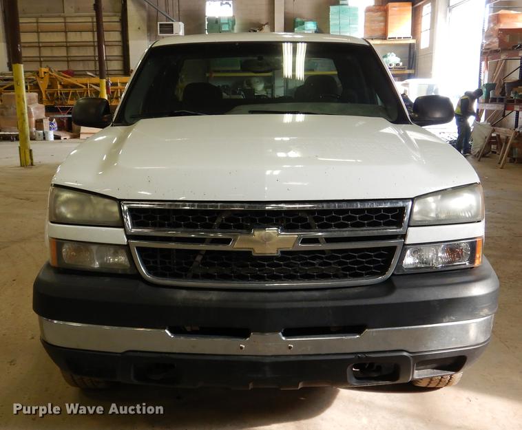 image for item DB9344 2006 Chevrolet Silverado 2500HD LT Ext. Cab pickup truck