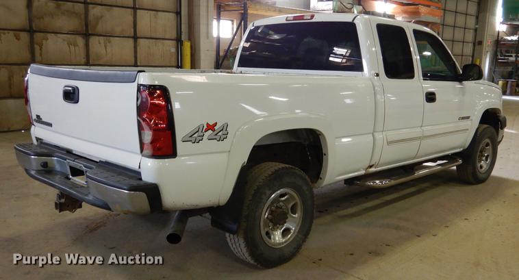 image for item DB9344 2006 Chevrolet Silverado 2500HD LT Ext. Cab pickup truck