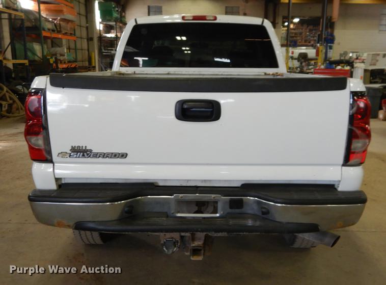 image for item DB9344 2006 Chevrolet Silverado 2500HD LT Ext. Cab pickup truck