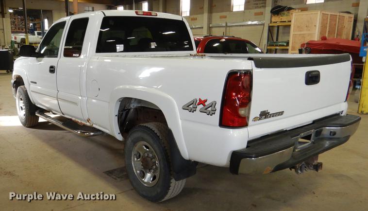 image for item DB9344 2006 Chevrolet Silverado 2500HD LT Ext. Cab pickup truck