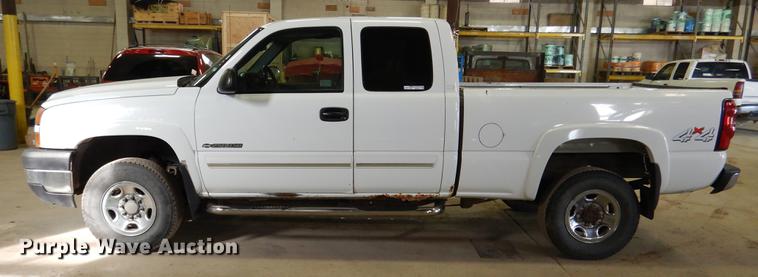 image for item DB9344 2006 Chevrolet Silverado 2500HD LT Ext. Cab pickup truck