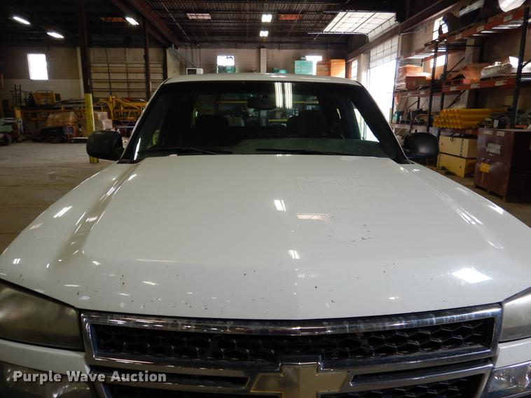 image for item DB9344 2006 Chevrolet Silverado 2500HD LT Ext. Cab pickup truck