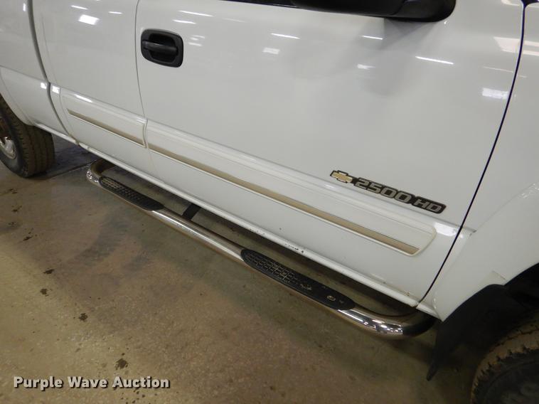 image for item DB9344 2006 Chevrolet Silverado 2500HD LT Ext. Cab pickup truck