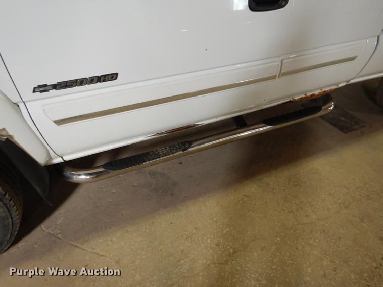 image for item DB9344 2006 Chevrolet Silverado 2500HD LT Ext. Cab pickup truck