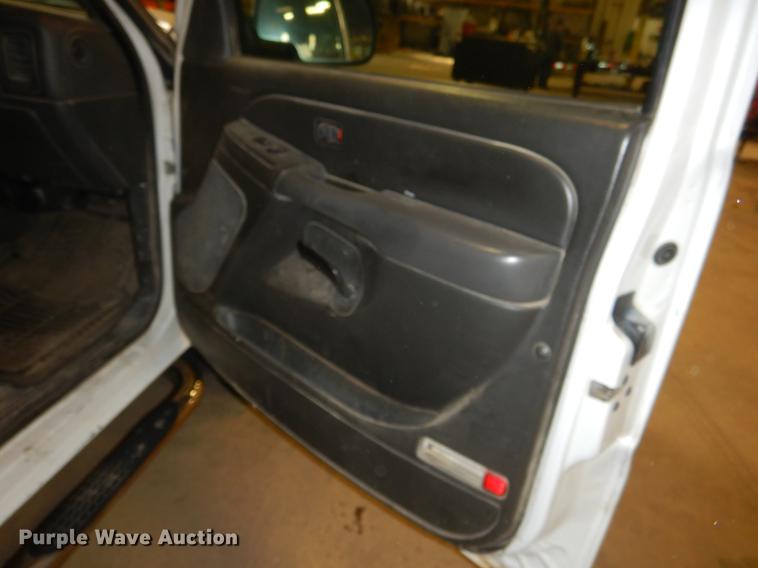 image for item DB9344 2006 Chevrolet Silverado 2500HD LT Ext. Cab pickup truck