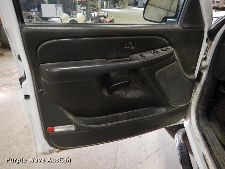 image for item DB9344 2006 Chevrolet Silverado 2500HD LT Ext. Cab pickup truck