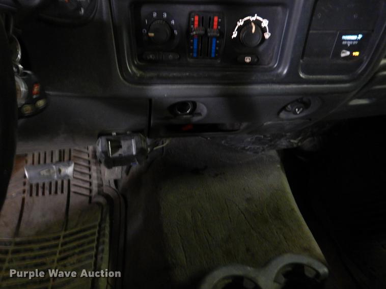 image for item DB9344 2006 Chevrolet Silverado 2500HD LT Ext. Cab pickup truck