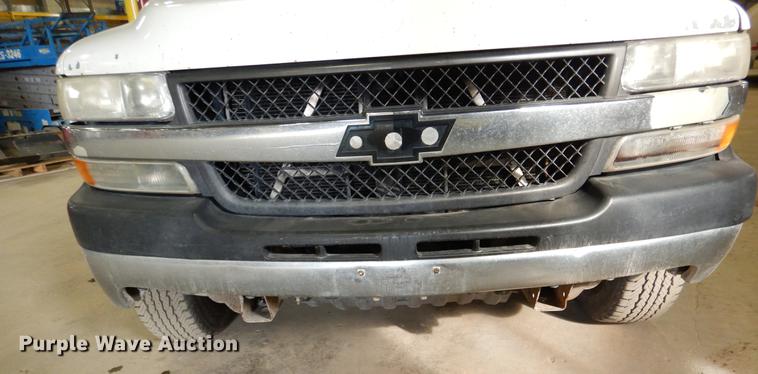 image for item DB9346 2001 Chevrolet Silverado 2500HD LS Ext. Cab pickup truck