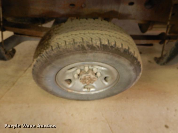 image for item DB9346 2001 Chevrolet Silverado 2500HD LS Ext. Cab pickup truck