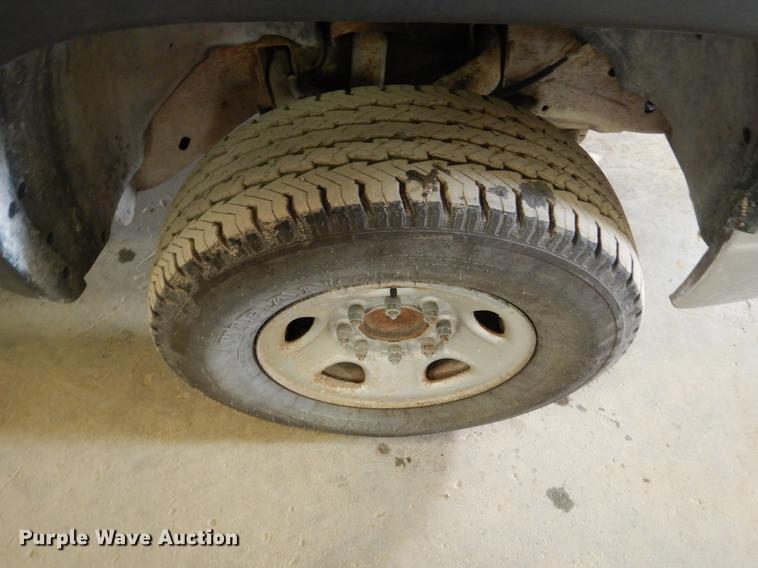 image for item DB9346 2001 Chevrolet Silverado 2500HD LS Ext. Cab pickup truck