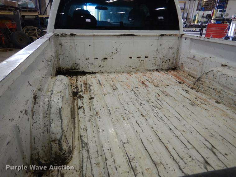 image for item DB9346 2001 Chevrolet Silverado 2500HD LS Ext. Cab pickup truck