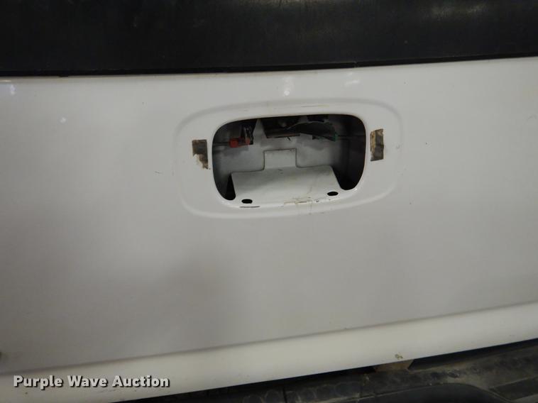 image for item DB9346 2001 Chevrolet Silverado 2500HD LS Ext. Cab pickup truck