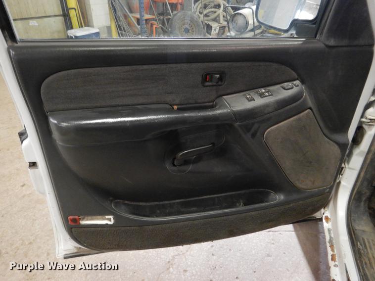 image for item DB9346 2001 Chevrolet Silverado 2500HD LS Ext. Cab pickup truck