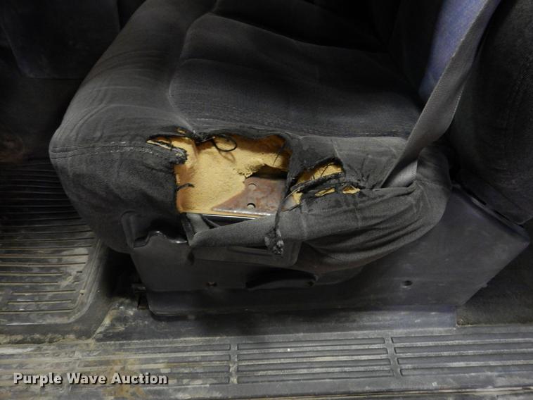 image for item DB9346 2001 Chevrolet Silverado 2500HD LS Ext. Cab pickup truck