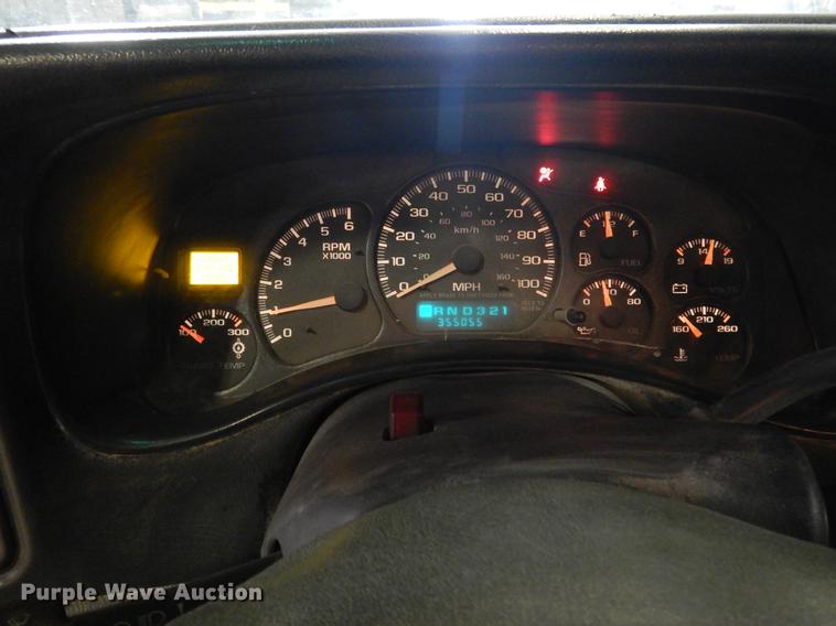 image for item DB9346 2001 Chevrolet Silverado 2500HD LS Ext. Cab pickup truck