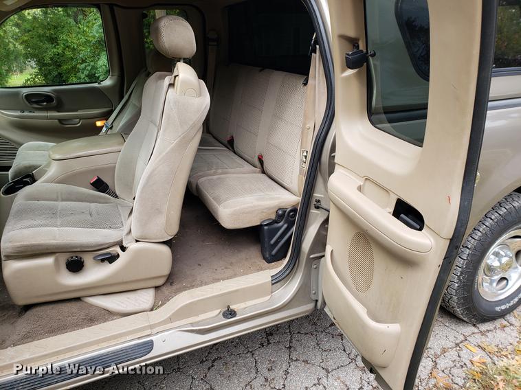 image for item DB9372 2001 Ford F150 SuperCab pickup truck