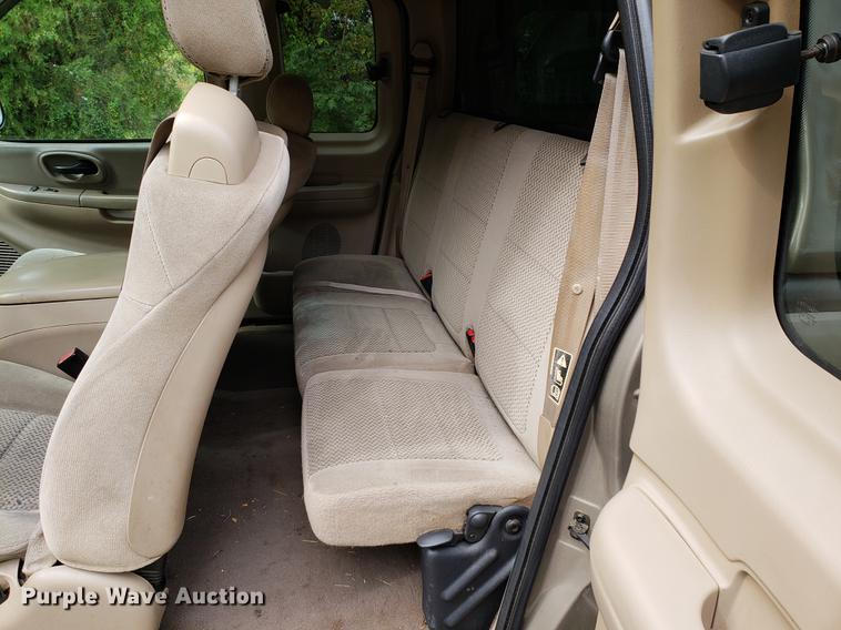 image for item DB9372 2001 Ford F150 SuperCab pickup truck