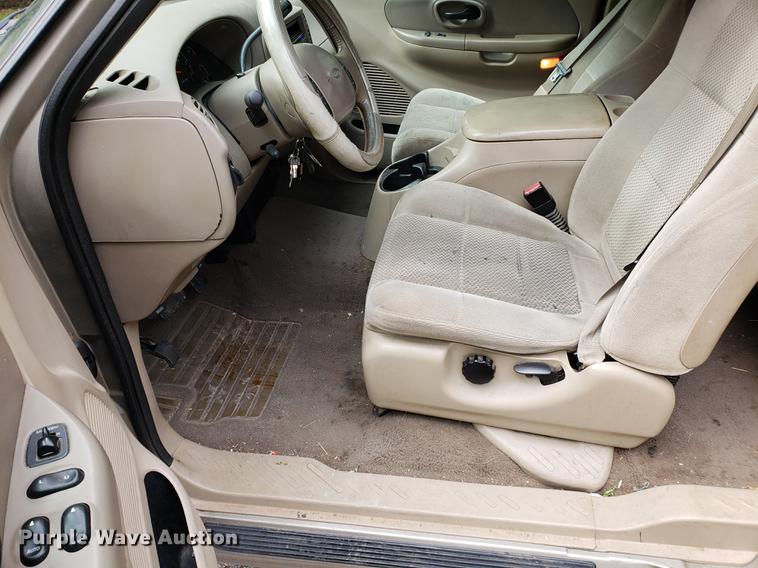 image for item DB9372 2001 Ford F150 SuperCab pickup truck