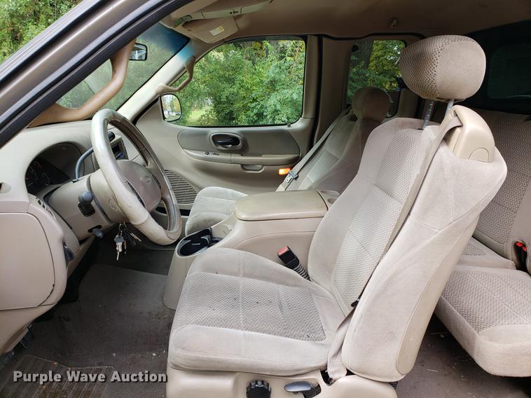 image for item DB9372 2001 Ford F150 SuperCab pickup truck