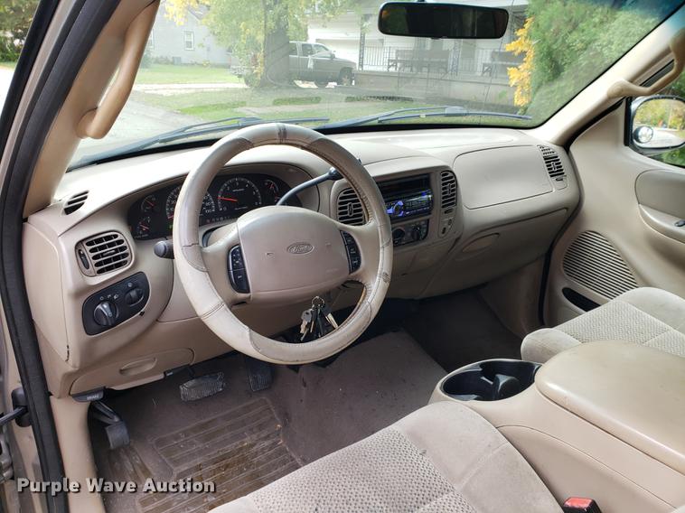 image for item DB9372 2001 Ford F150 SuperCab pickup truck