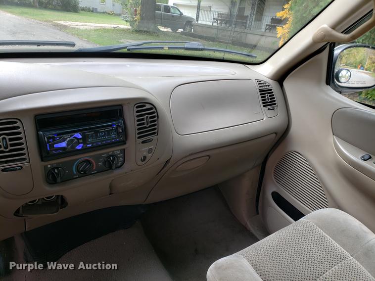 image for item DB9372 2001 Ford F150 SuperCab pickup truck