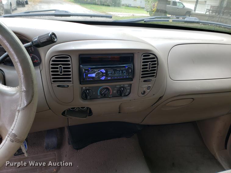 image for item DB9372 2001 Ford F150 SuperCab pickup truck