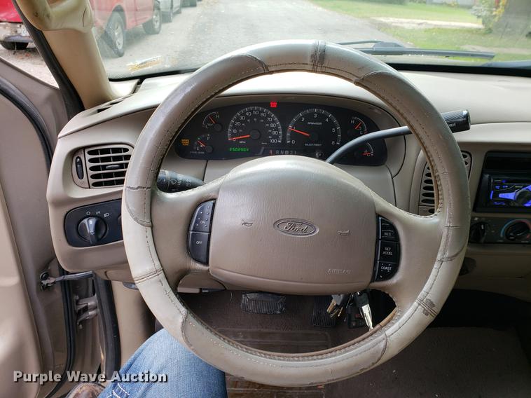 image for item DB9372 2001 Ford F150 SuperCab pickup truck