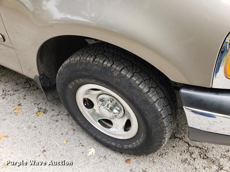 image for item DB9372 2001 Ford F150 SuperCab pickup truck