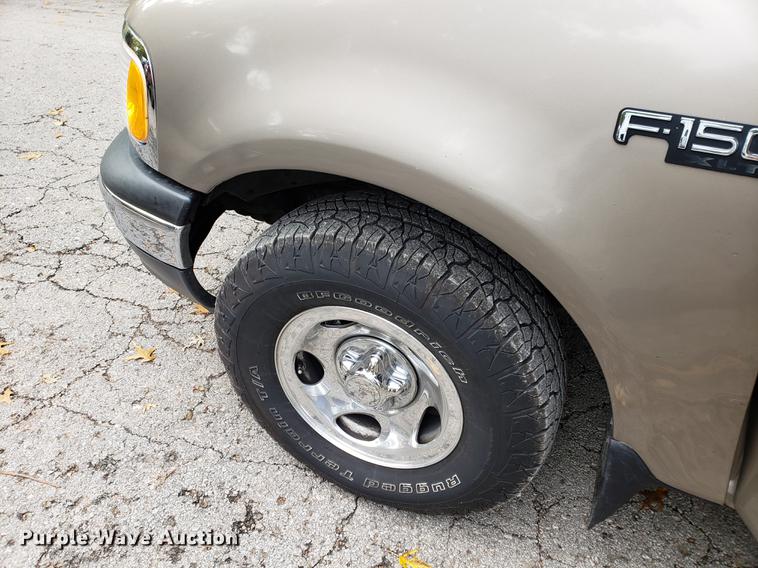 image for item DB9372 2001 Ford F150 SuperCab pickup truck