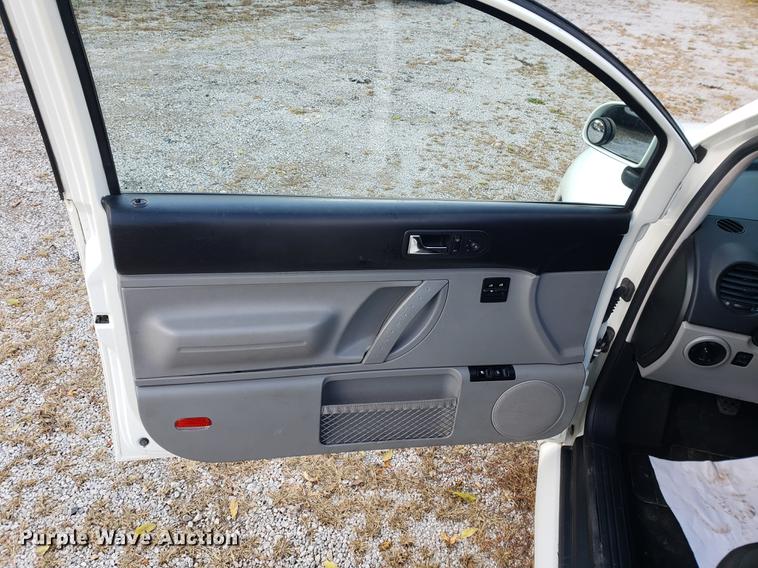 image for item DB9375 1999 Volkswagen New Beetle