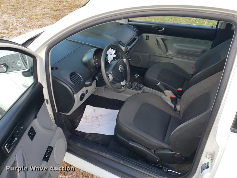 image for item DB9375 1999 Volkswagen New Beetle