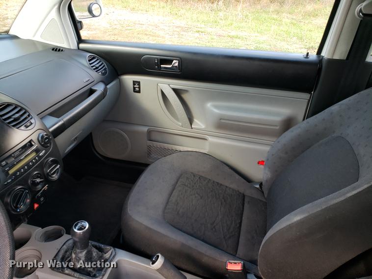 image for item DB9375 1999 Volkswagen New Beetle