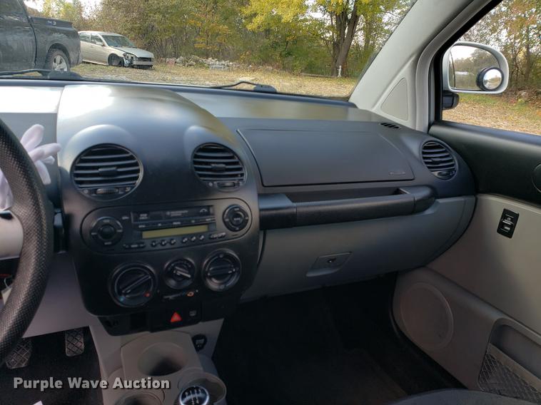 image for item DB9375 1999 Volkswagen New Beetle