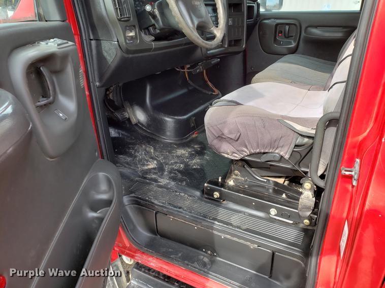 image for item DB9410 2004 GMC C4500 flatbed truck