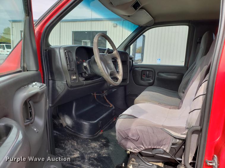 image for item DB9410 2004 GMC C4500 flatbed truck