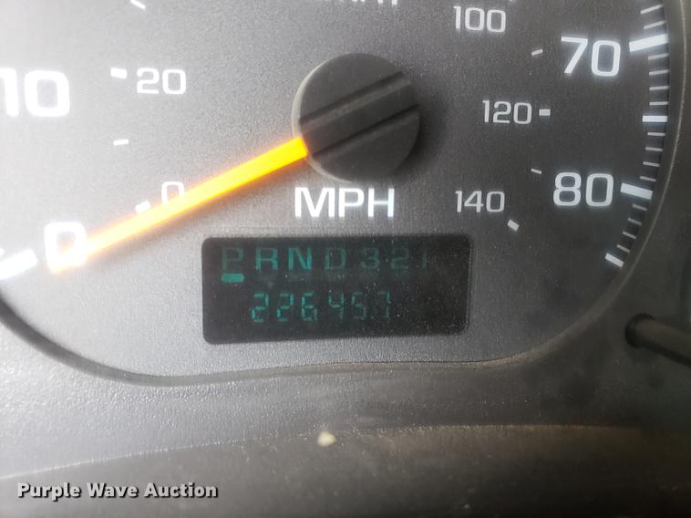 image for item DB9410 2004 GMC C4500 flatbed truck