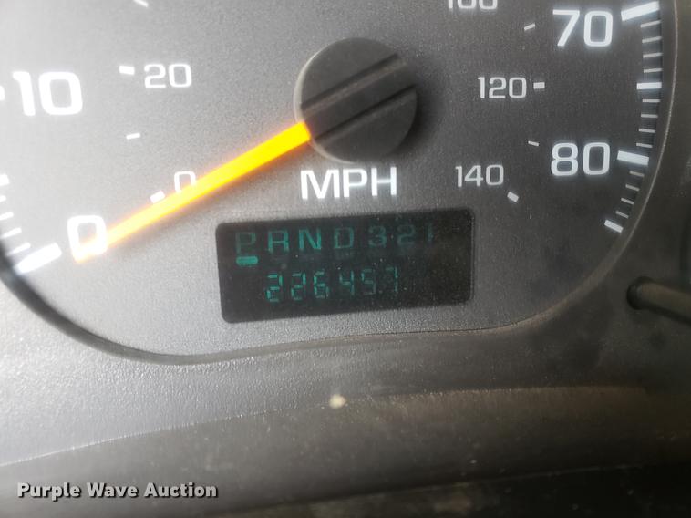 image for item DB9410 2004 GMC C4500 flatbed truck